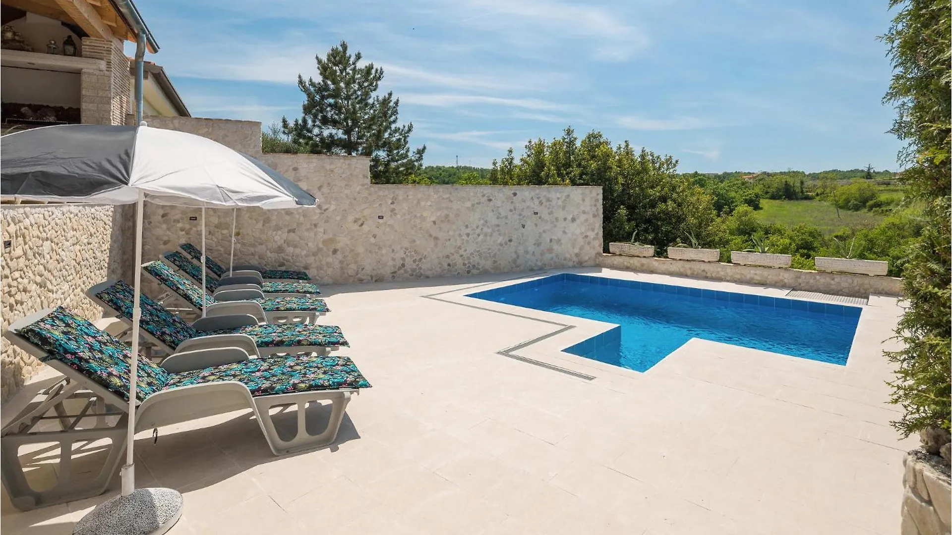 Nice Home In Vizinada With Wifi 0*,  Croatia